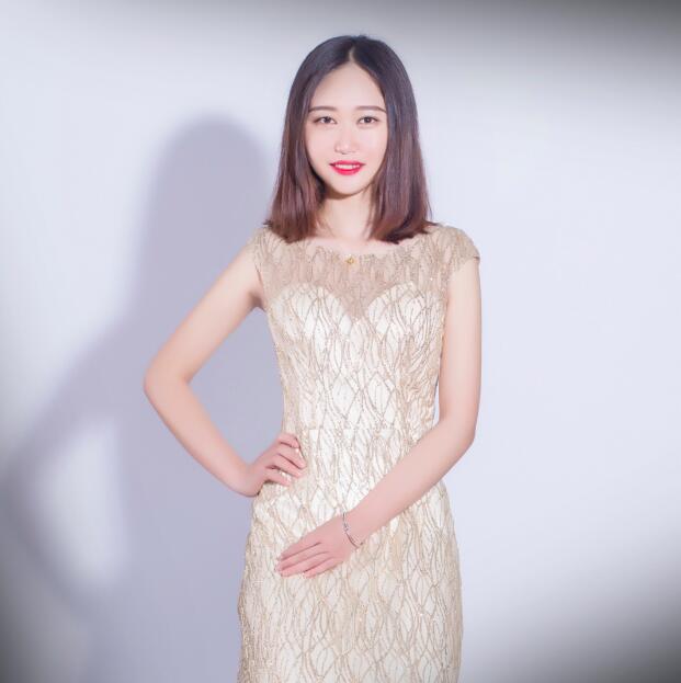 設(shè)計部經(jīng)理 劉詩堯